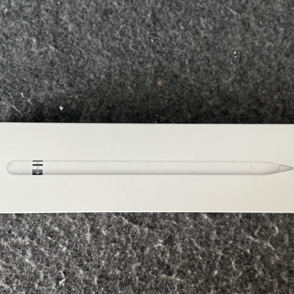 BRAND NEW NEVER USED APPLE PENCIL - Picture 1 of 4